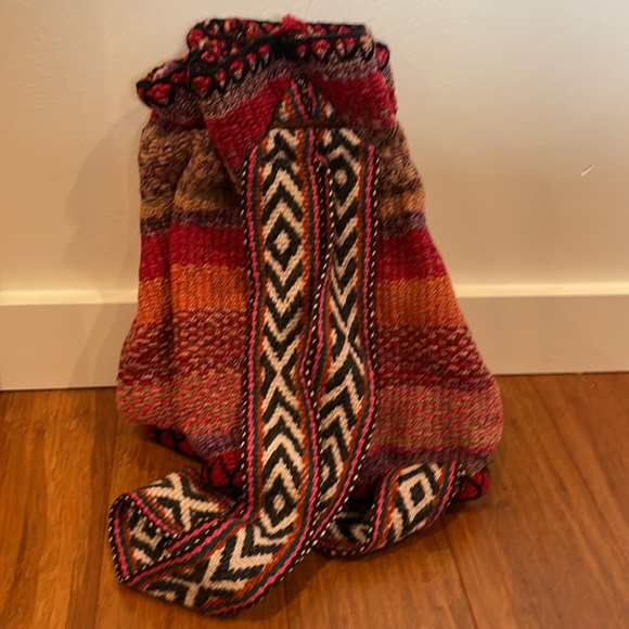 Handmade from Chinchero Perú women’s woven backpack - Picture 4 of 7